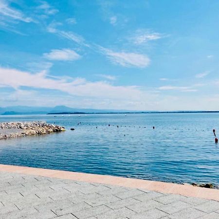 Palm Beach - Your Private And Complete Apartment In Десенцано дел Гарда Екстериор снимка