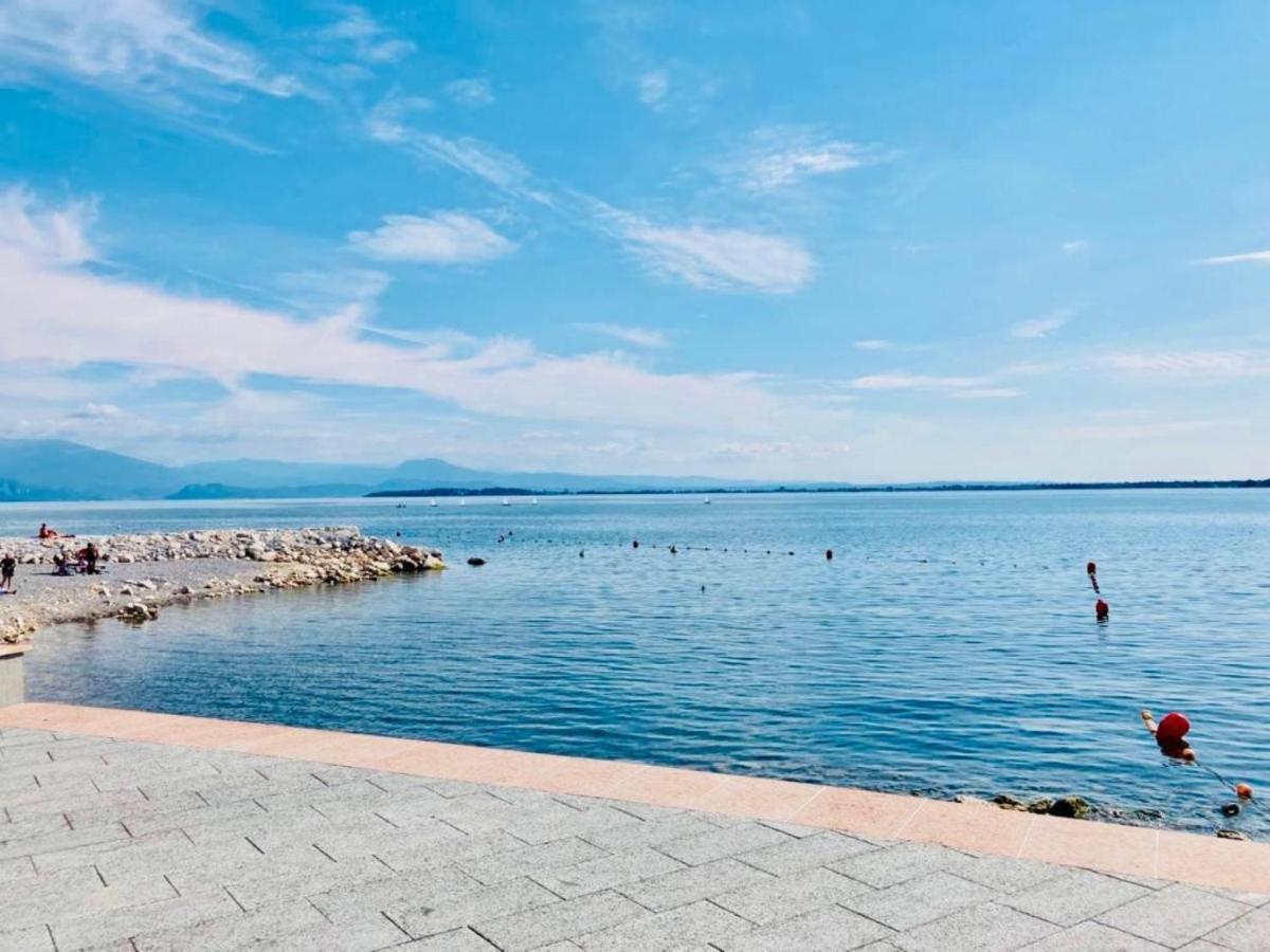 Palm Beach - Your Private And Complete Apartment In Десенцано дел Гарда Екстериор снимка